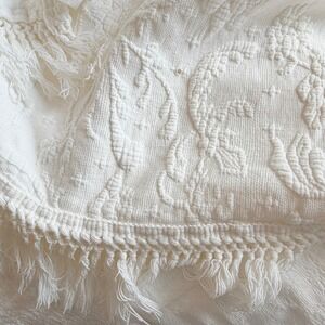 Bates Queen Elizabeth Matelassé Twin Bedspread Fringed White